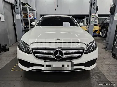Photo 1 of 23: 2018 Mercedes-Benz E300 — Korean insurance auction