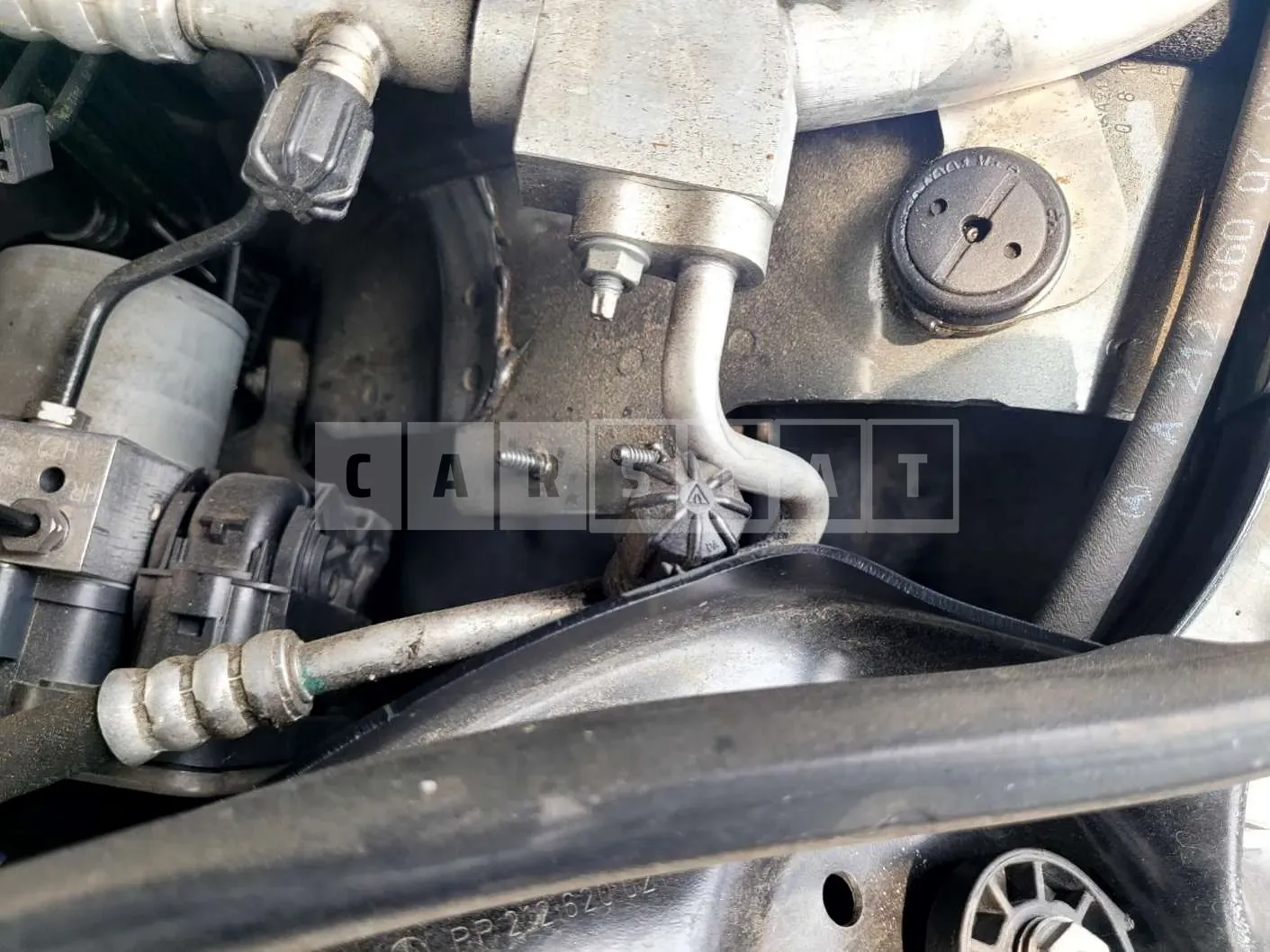 Photo 2 of 15: 2016 Mercedes-Benz E220 — Korean insurance auction
