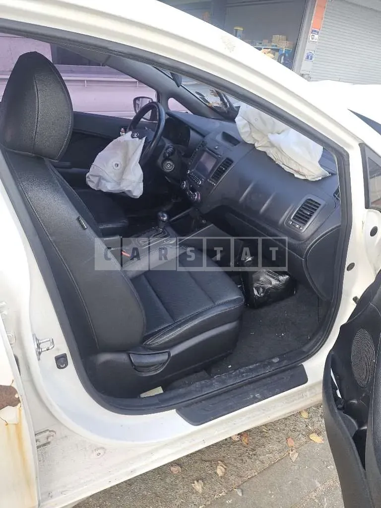 Photo 2 of 13: 2015 Kia Kz — Korean insurance auction