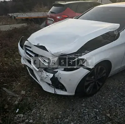Photo 1 of 11: 2018 Mercedes-Benz C 200 — Korean insurance auction