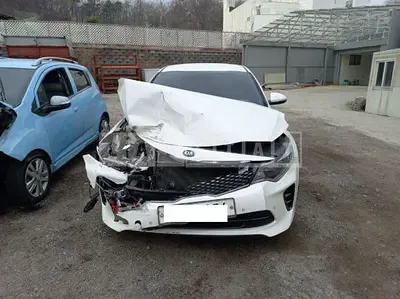 Photo 1 of 12: 2018 Kia K5, VIN KNAGT411BJA222920 — Korean insurance auction