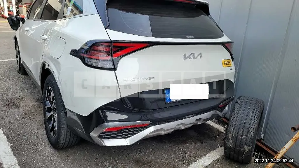 Photo 2 of 30: 2023 Kia Sportage, VIN KNAPX81GBPK043570 — Korean insurance auction