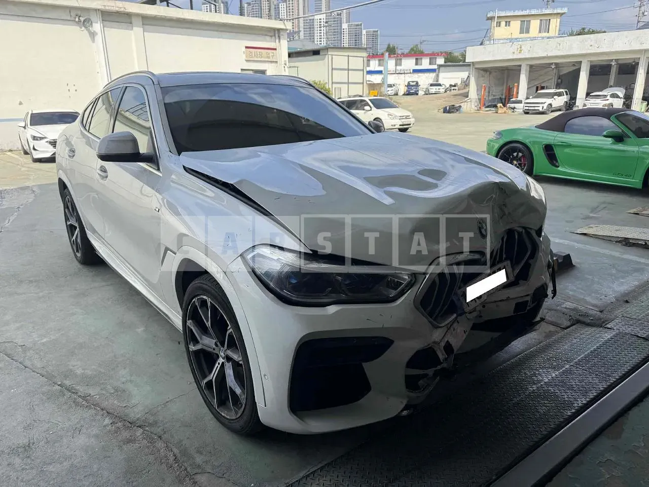 Photo 2 of 19: 2022 BMW X6 xDrive 40i, VIN WBACY6101N9M26755 — Korean insurance auction