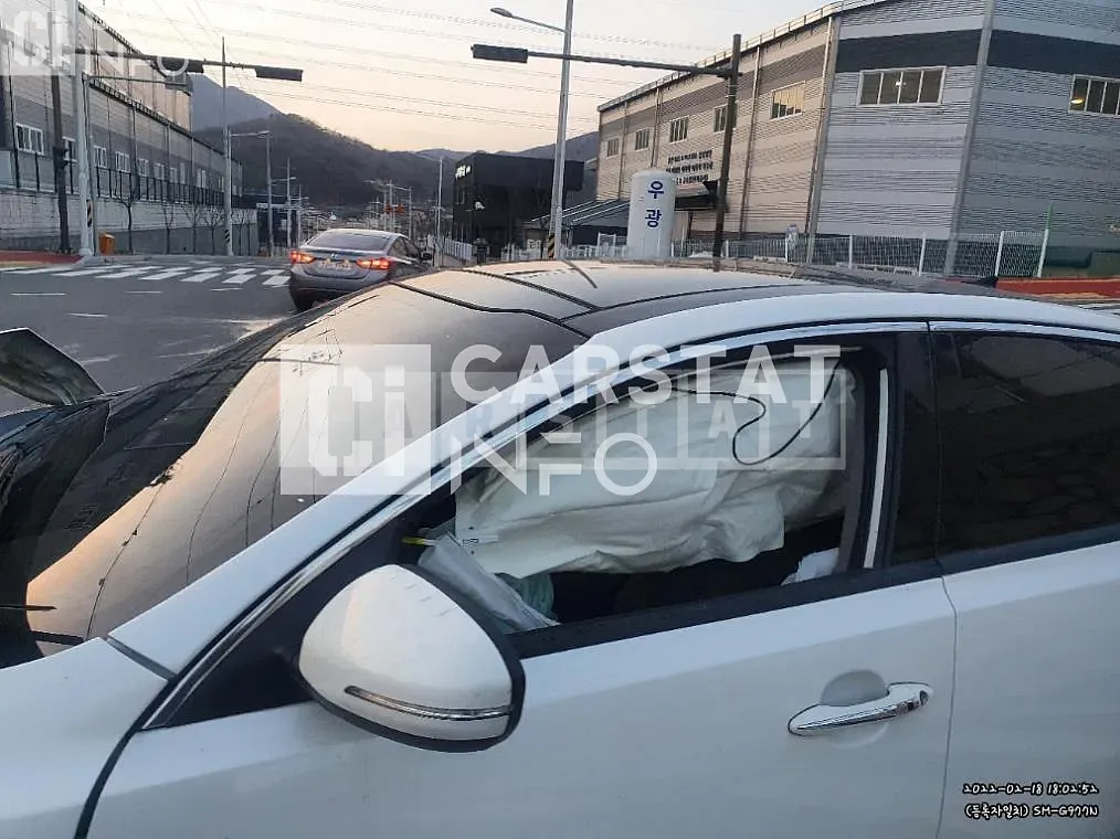 Photo 2 of 5: 2015 Kia K5 2.0 (Hybrid), VIN KNAGR41CBFA089064 — Korean insurance auction
