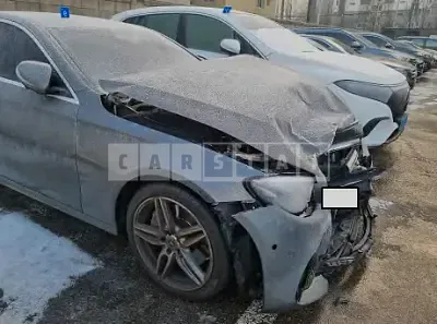 Photo 1 of 9: 2019 Mercedes-Benz E300, VIN WDDZF4JB0KA567051 — Korean insurance auction