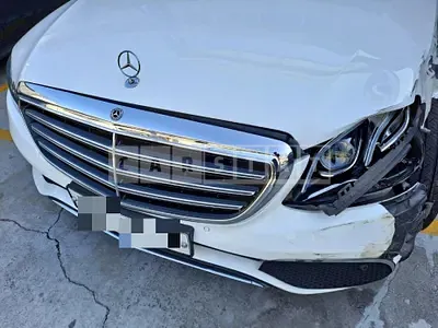 Photo 1 of 15: 2019 Mercedes-Benz E220 d 4Matic, VIN WDDZF0FB2KA533680 — Korean insurance auction