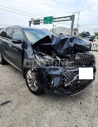 Photo 2 of 15: 2018 Kia Sorento, VIN KNAPH81BBJA466847 — Korean insurance auction