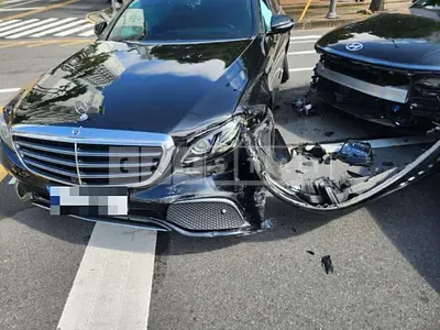 Photo 1 of 12: 2018 Mercedes-Benz E300 4Matic — Korean insurance auction