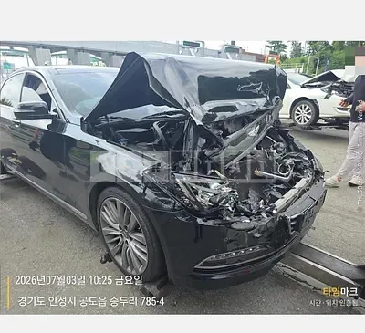 Photo 1 of 6: 2016 Genesis Dh — Korean insurance auction