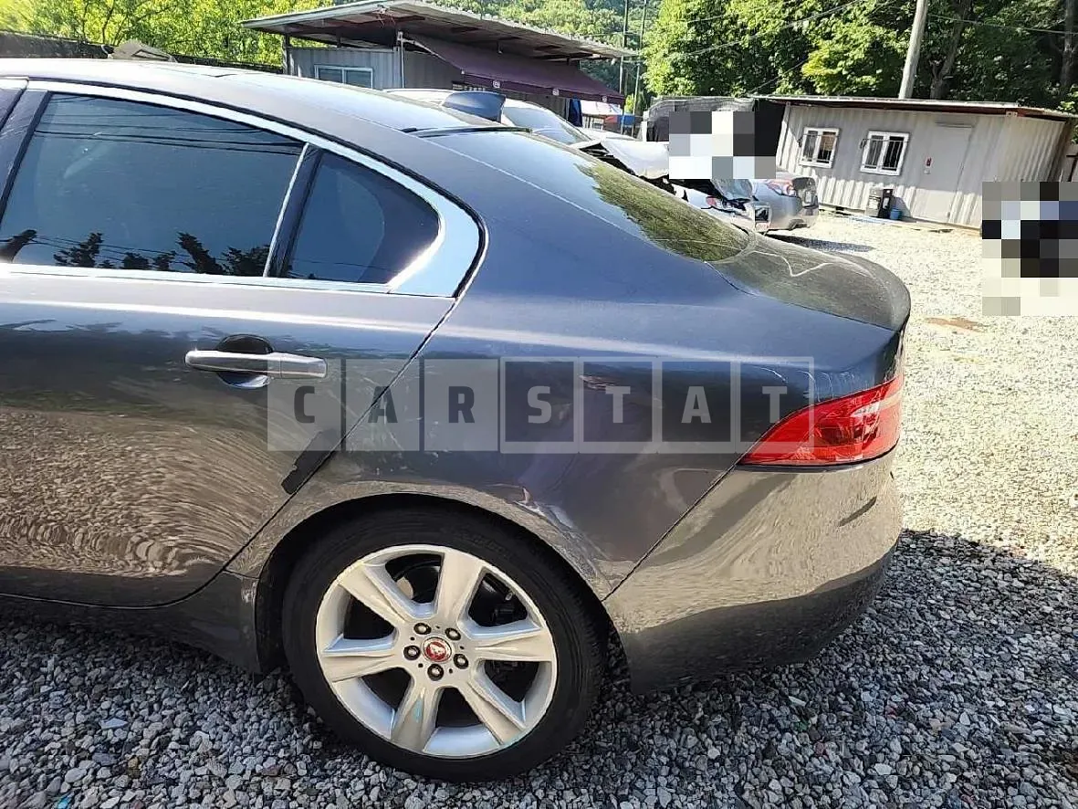 Photo 2 of 26: 2019 Jaguar XE 20d — Korean insurance auction