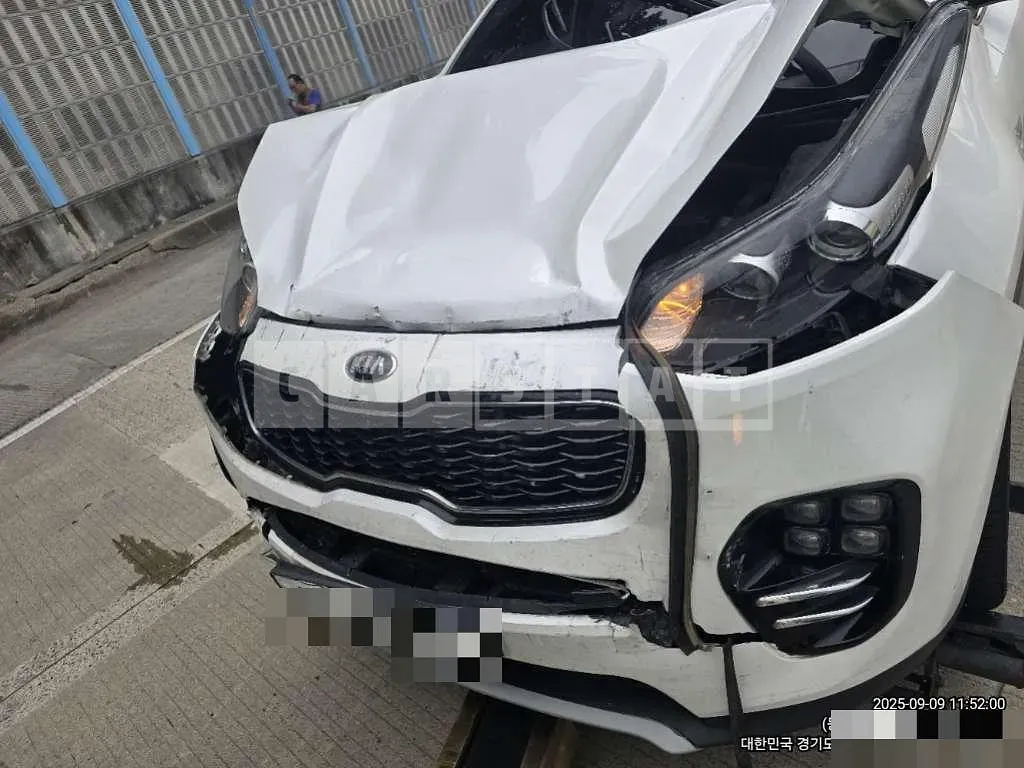Photo 2 of 5: 2017 Kia Sportage — Korean insurance auction