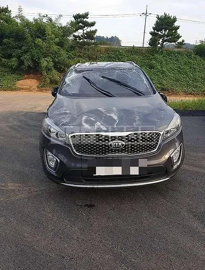 Photo 1 of 9: 2017 Kia Sorento — Korean insurance auction