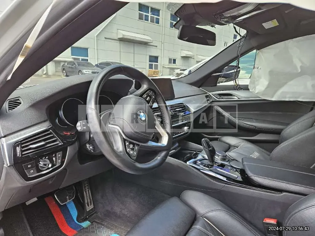 Photo 2 of 23: 2018 BMW 520d xDrive — Korean insurance auction