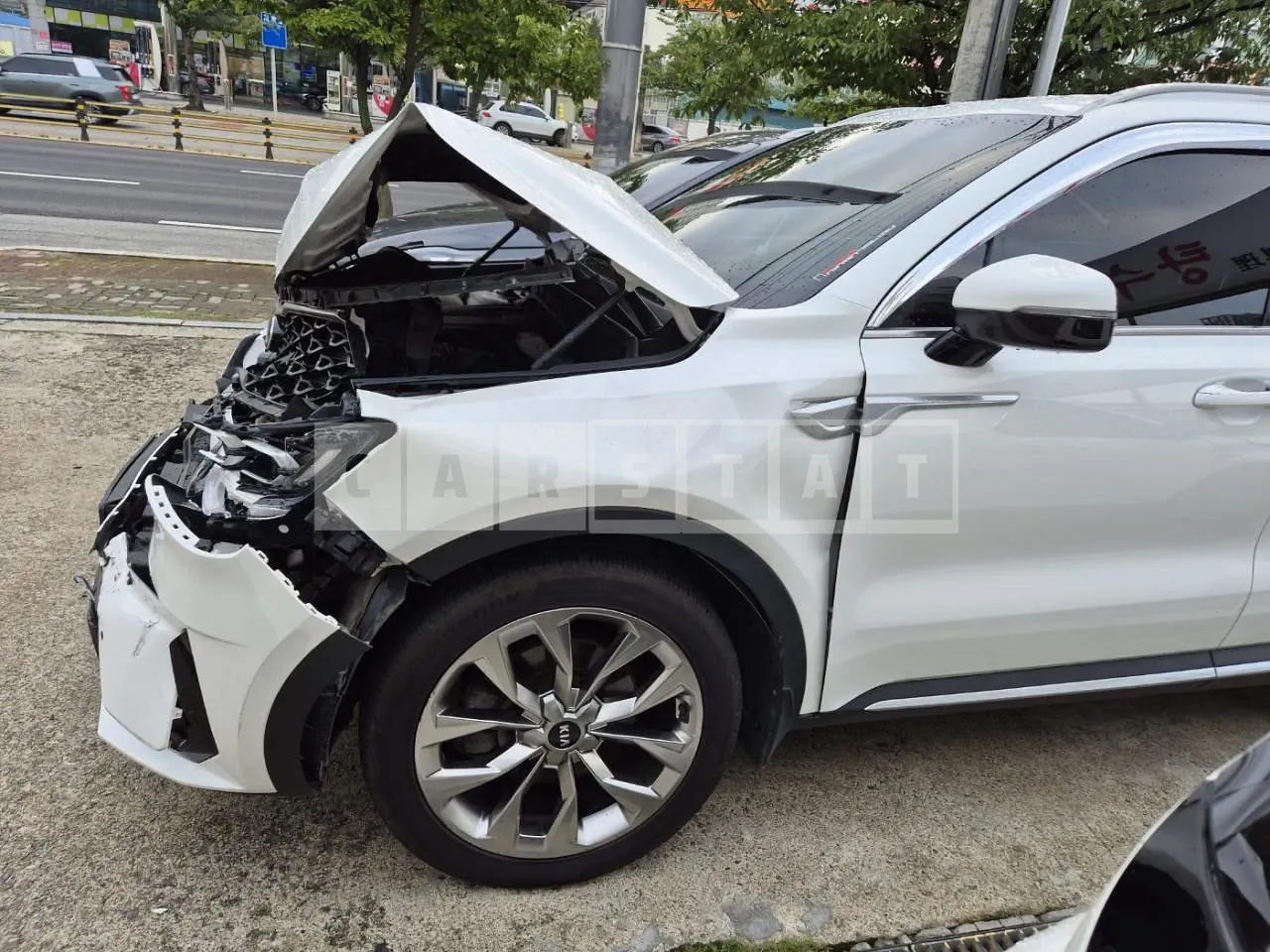 Photo 2 of 15: 2020 Kia Sorento, VIN KNARL81BGMA032338 — Korean insurance auction