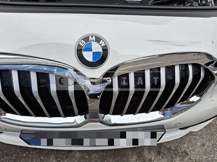 Photo 2 of 17: 2024 BMW 120i — Korean insurance auction