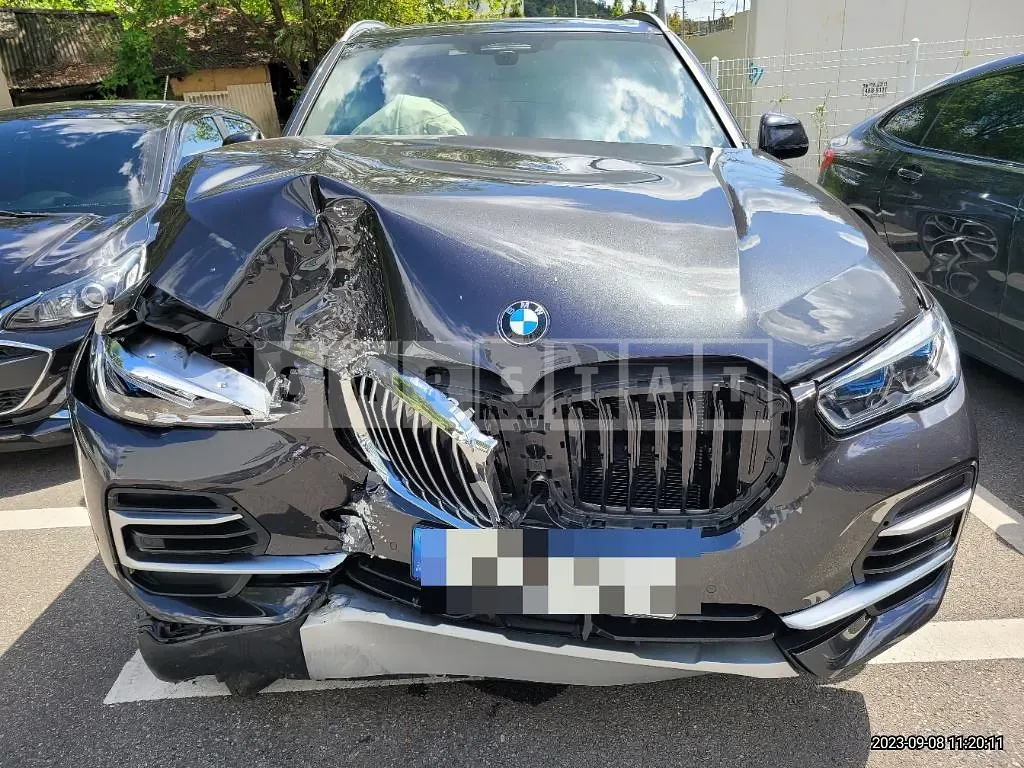 Photo 2 of 21: 2022 BMW X5 xDrive40i, VIN WBACR6100N9L31374 — Korean insurance auction
