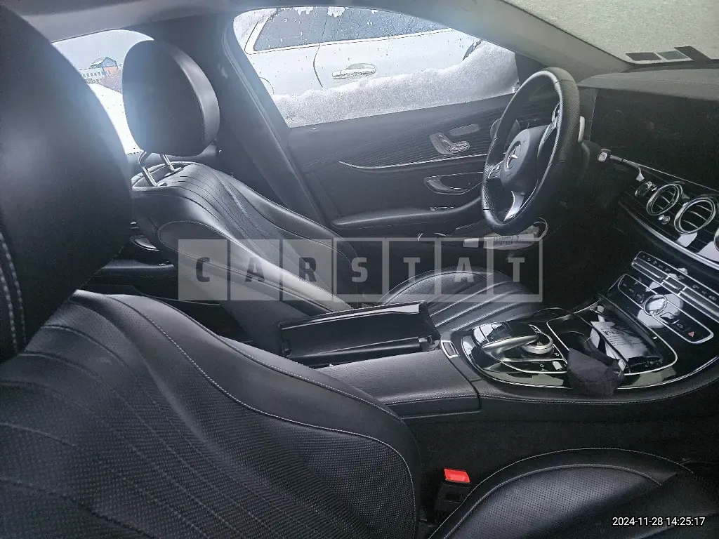 Photo 2 of 6: 2017 Mercedes-Benz E400 4Matic (2,99 — Korean insurance auction