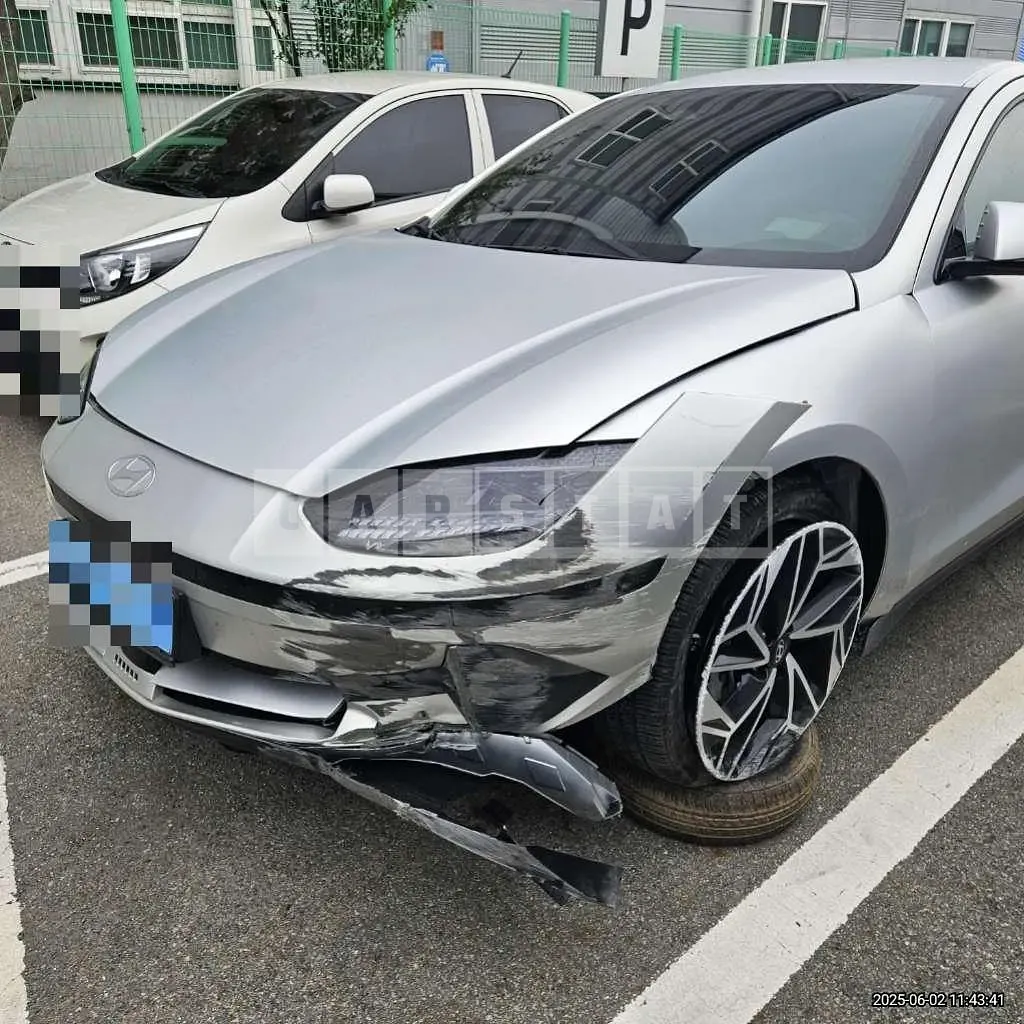 Photo 2 of 6: 2023 Hyundai IONIQ 6 Long Range — Korean insurance auction