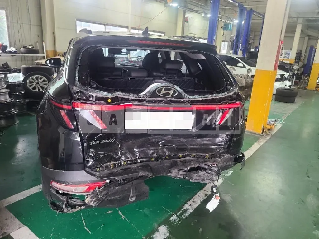 Photo 2 of 16: 2021 Hyundai Tucson 1.6 4WD, VIN KMHJC81BHMU015158 — Korean insurance auction