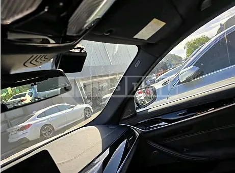 Photo 2 of 15: 2021 BMW 530i — Korean insurance auction