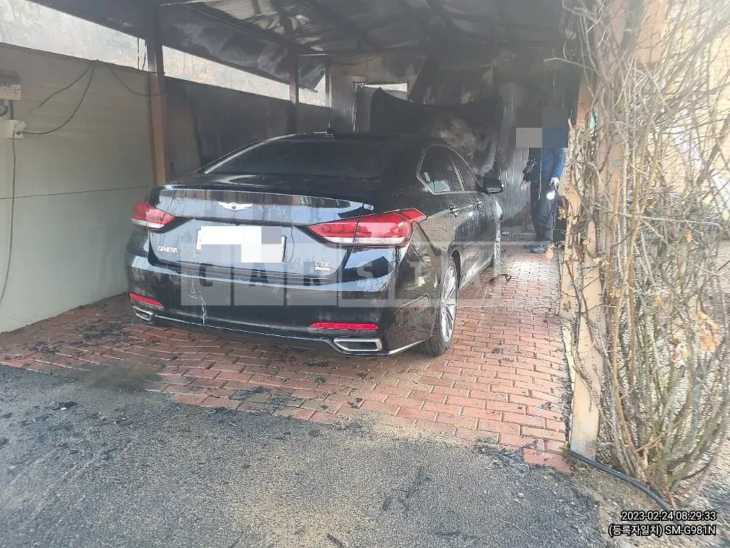 Photo 2 of 7: 2015 Genesis 3.3 — Korean insurance auction