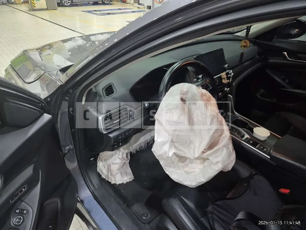 Photo 2 of 13: 2018 Honda Accord Hybrid — Korean insurance auction
