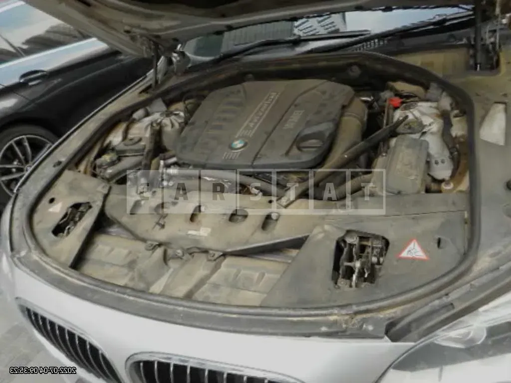 Photo 2 of 8: 2015 BMW 740d xDrive, VIN WBAYB0102FGL96859 — Korean insurance auction