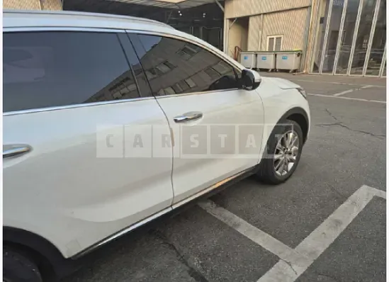 Photo 2 of 21: 2017 Kia Sorento — Korean insurance auction