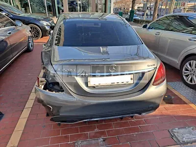 Photo 1 of 17: 2019 Mercedes-Benz C220 d 4Matic, VIN WDDWF1FB5KR469421 — Korean insurance auction