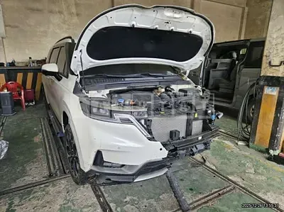 Photo 1 of 33: 2021 Kia Carnival, VIN KNANC81BBMS052443 — Korean insurance auction
