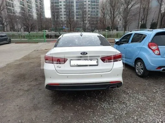 Photo 2 of 12: 2018 Kia K5, VIN KNAGT411BJA222920 — Korean insurance auction