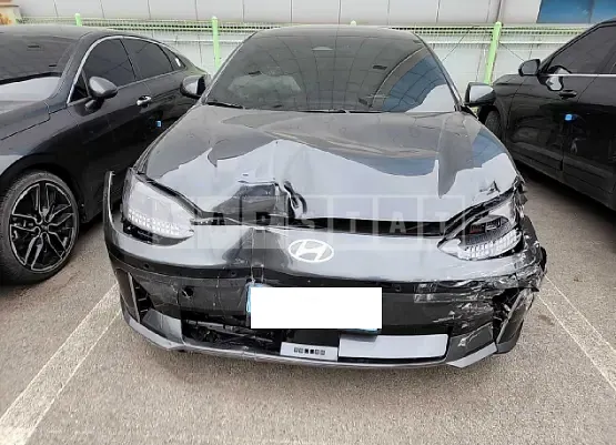 Photo 2 of 13: 2023 Hyundai Modern Ionic 6, VIN KMHM341AFPA001822 — Korean insurance auction
