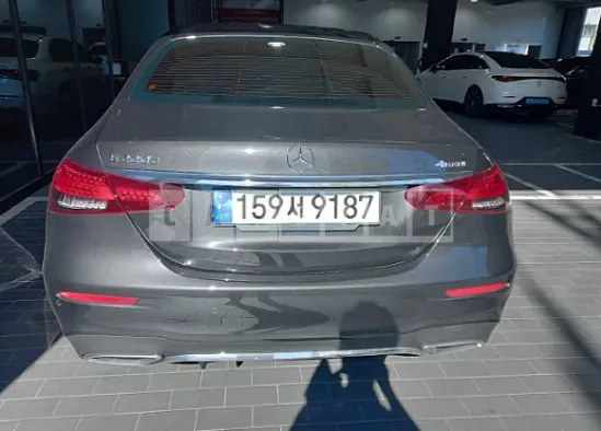Photo 2 of 9: 2022 Mercedes-Benz E220 d 4Matic — Korean insurance auction