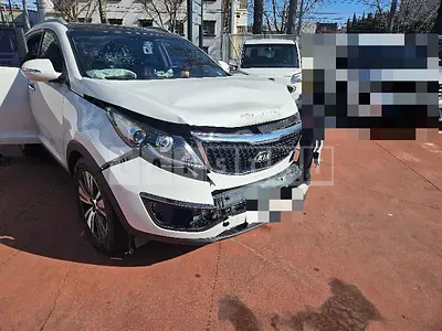 Photo 1 of 11: 2014 Kia Sportage R — Korean insurance auction