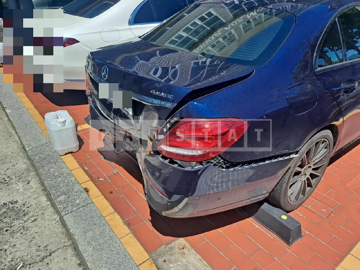 Photo 2 of 7: 2018 Mercedes-Benz E300 4Matic — Korean insurance auction