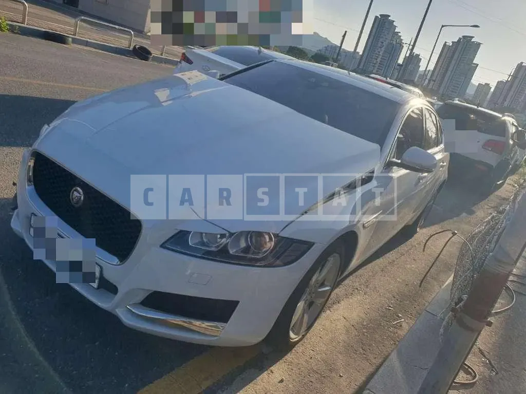 Photo 2 of 9: 2018 Jaguar XF 25T AWD — Korean insurance auction
