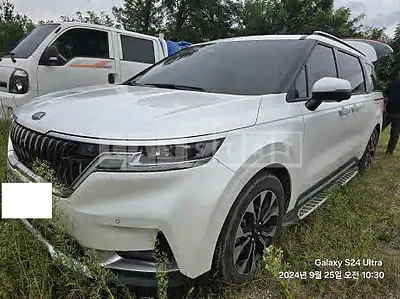 Photo 1 of 17: 2021 Kia Carnival — Korean insurance auction