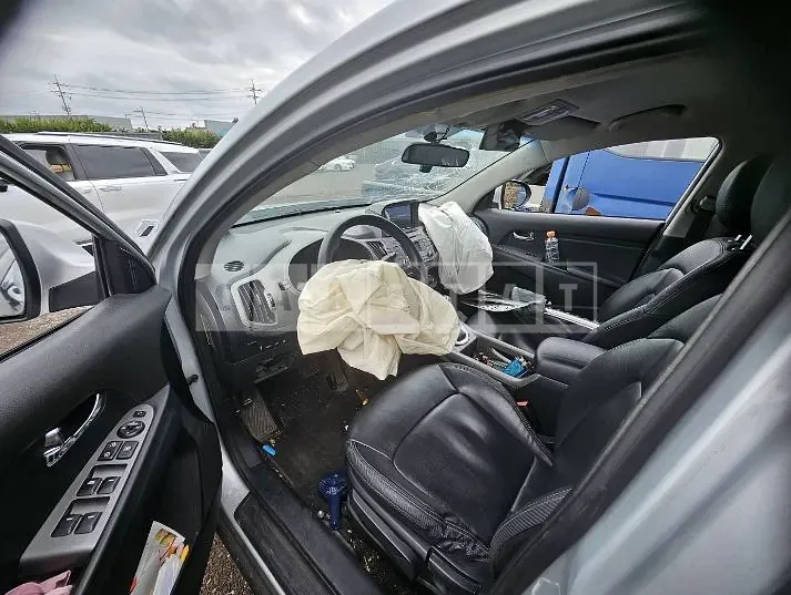 Photo 2 of 6: 2015 Kia Sportage R — Korean insurance auction