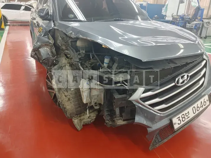 Photo 2 of 28: 2017 Hyundai Tucson, VIN KMHJ281ADHU213136 — Korean insurance auction