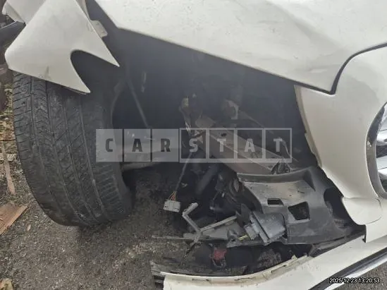 Photo 2 of 11: 2019 Mercedes-Benz E 300 4Matic, VIN WDDZF4KB9KA579648 — Korean insurance auction