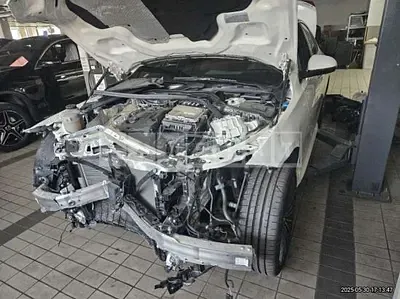 Photo 1 of 32: 2023 Mercedes-Benz C300 4Matic — Korean insurance auction