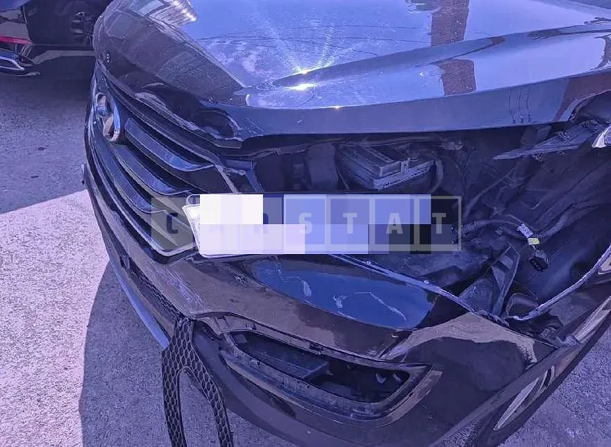 Photo 2 of 17: 2015 Hyundai Santa Fe DM — Korean insurance auction