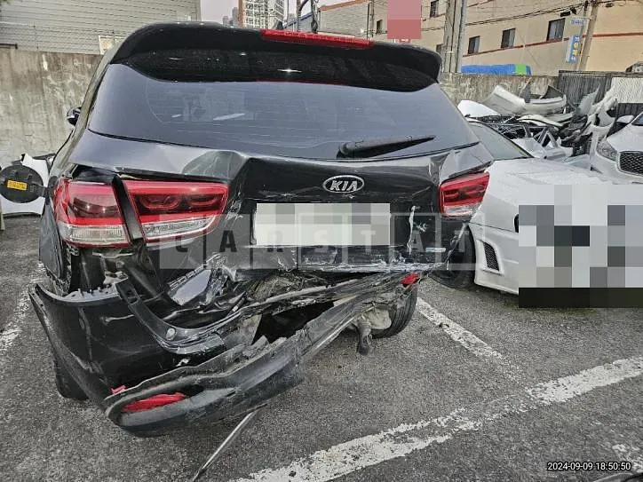 Photo 2 of 36: 2017 Kia Sorento 2.0 — Korean insurance auction