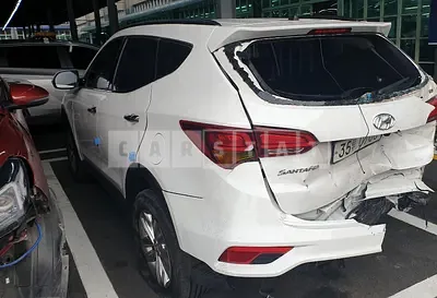Photo 1 of 8: 2016 Hyundai Santa Fe, VIN KMHSW81UBGU587717 — Korean insurance auction