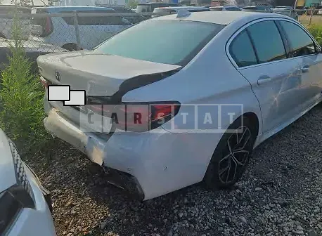 Photo 2 of 9: 2022 BMW 530e, VIN WBA51AG04NCJ79306 — Korean insurance auction