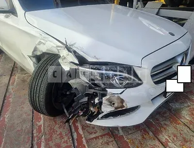 Photo 1 of 9: 2015 Mercedes-Benz C 200, VIN WDDWF4CB0FF069165 — Korean insurance auction