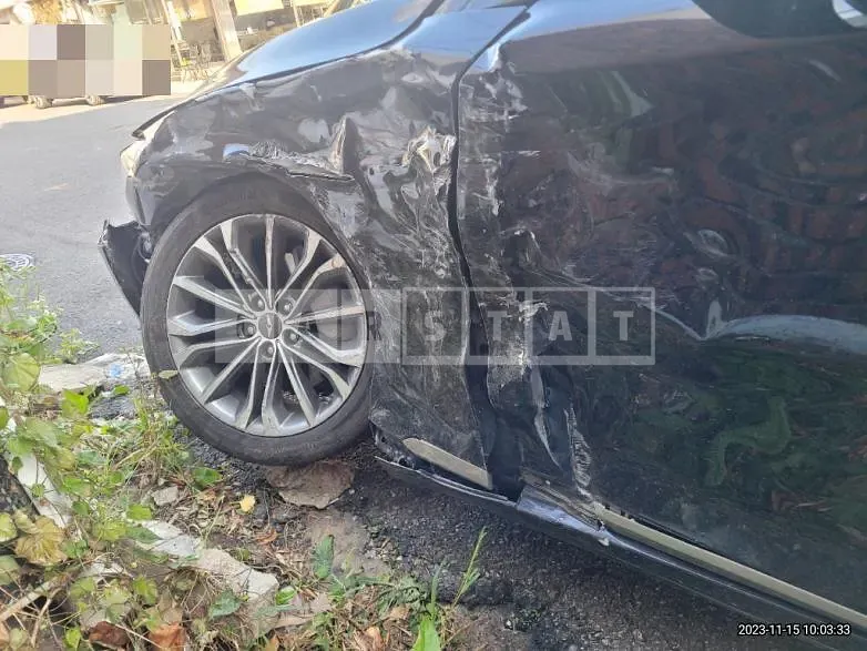 Photo 2 of 24: 2015 Genesis 3.3 — Korean insurance auction