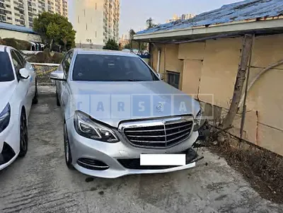 Photo 1 of 26: 2016 Mercedes-Benz E 300, VIN WDDHF5FBXGB196783 — Korean insurance auction