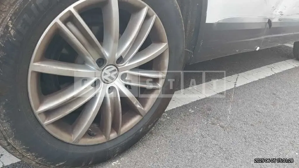 Photo 2 of 23: 2015 Volkswagen Tiguan 2.0 TDI BMT — Korean insurance auction