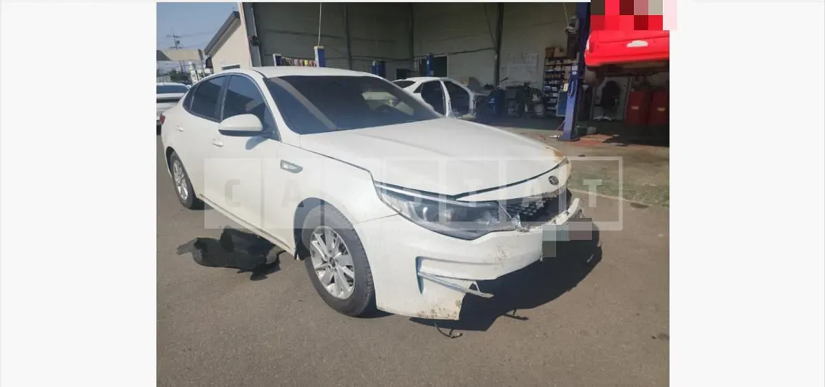 Photo 2 of 39: 2016 Kia K5 — Korean insurance auction